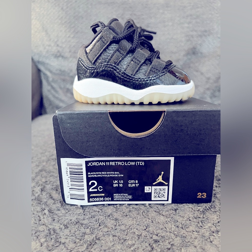 NIKE JORDAN: retro 11 low (TD) size 2C